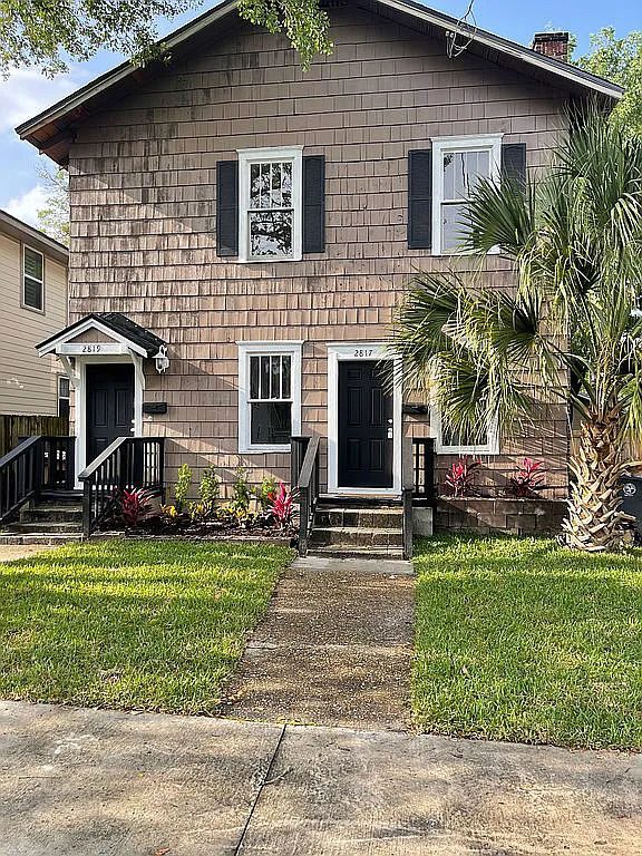 Gray shingle two-story building in Riverside